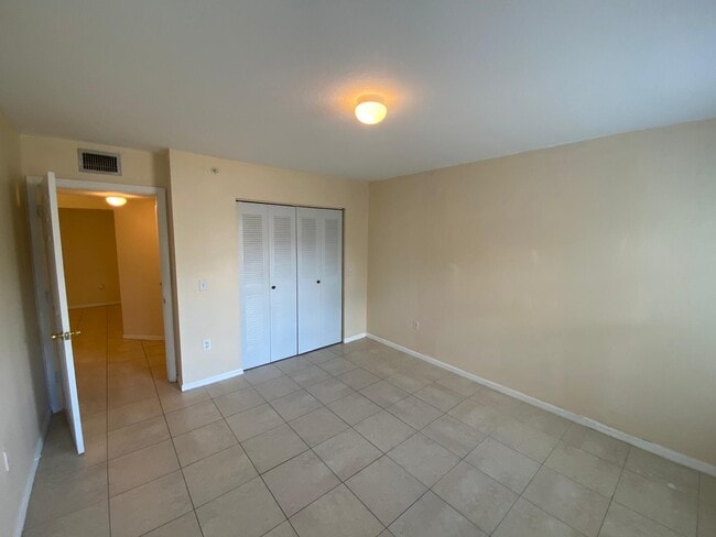 Building Photo - 4211 San Marino Blvd