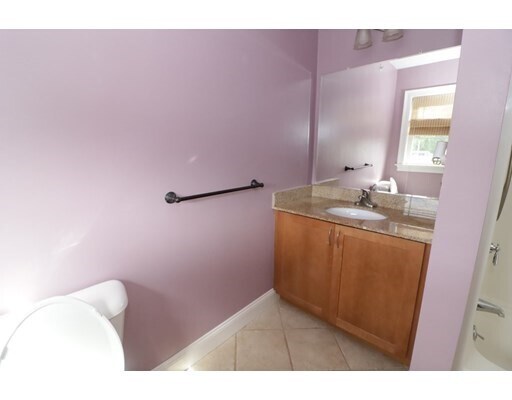 Building Photo - 45 Hancock St