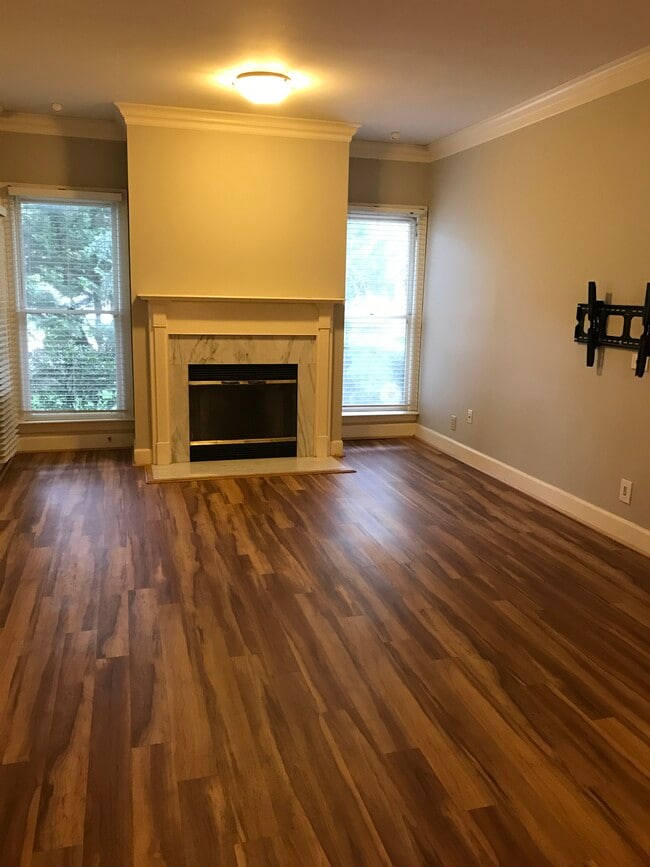 Building Photo - 511 Sloan Rd