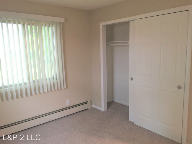 Building Photo - 1223 Woodridge Dr