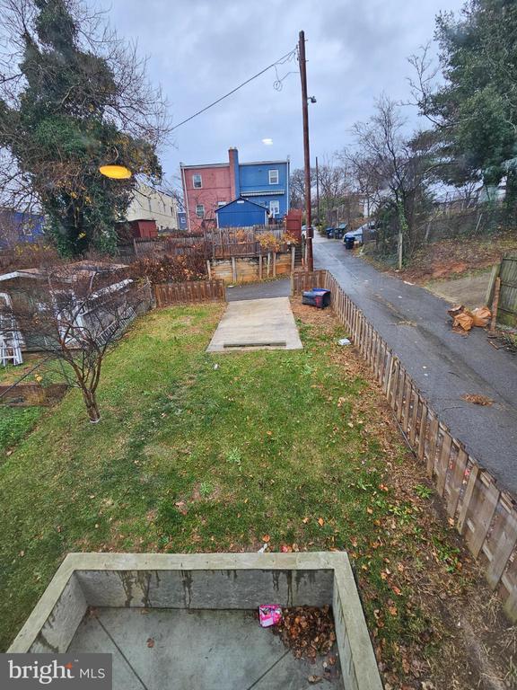 Building Photo - 909 45th Pl NE