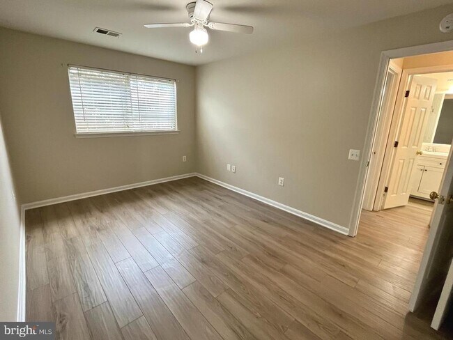 Building Photo - 1122 Huntmaster Terrace NE