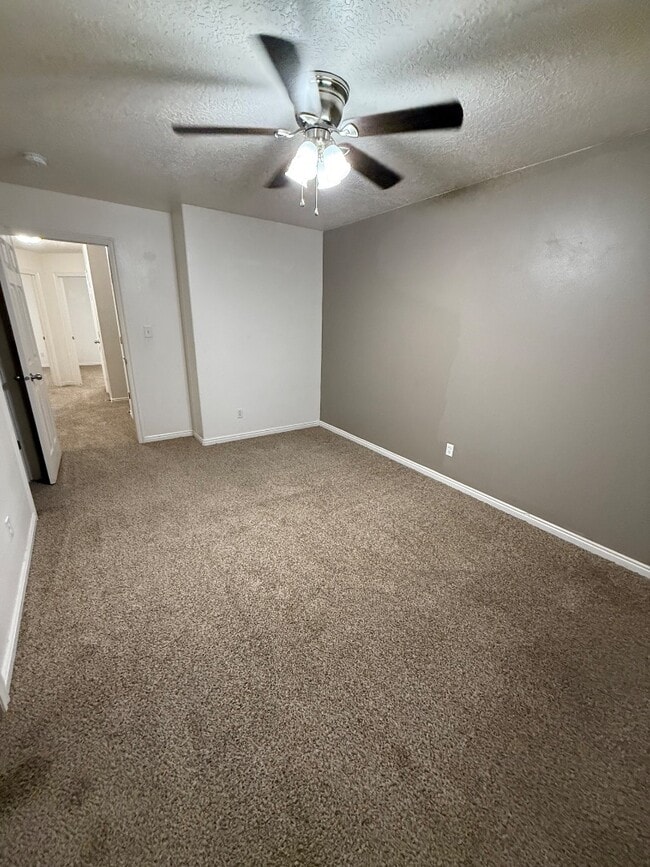 Building Photo - 10542 Sage Flats Way