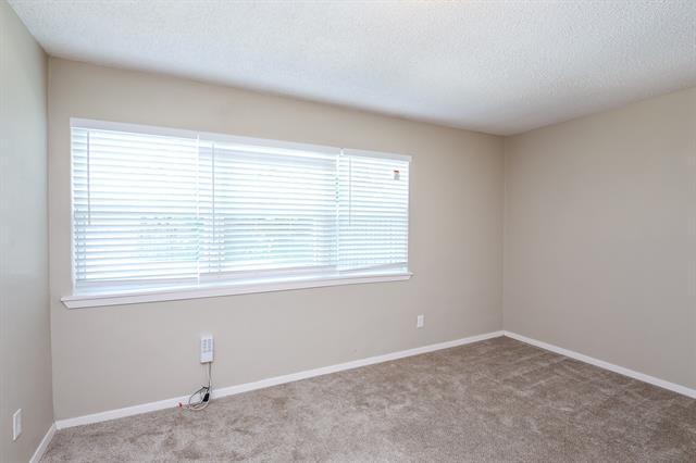 Building Photo - 4432 Ivy Dr