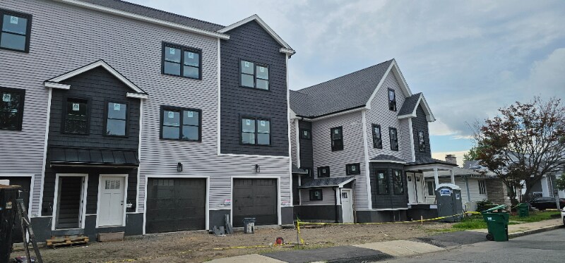 Building Photo - 15 Hadley Pl