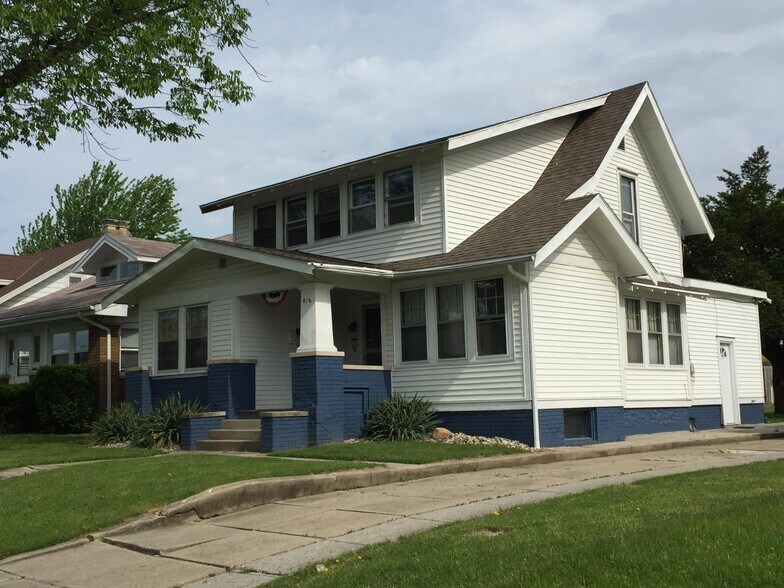 Building Photo - 812 Florence Ave