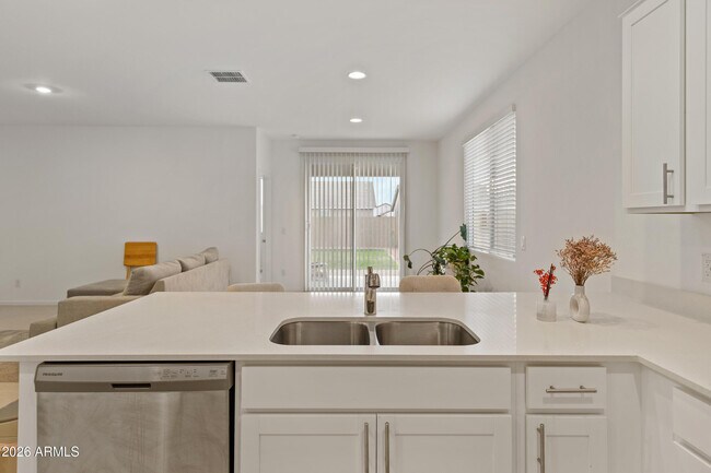 Building Photo - 3065 E Riding Boot Wy