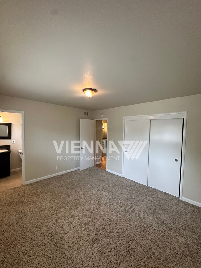 Building Photo - 5280 5th St