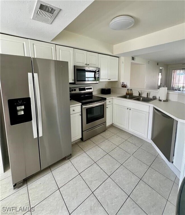 Building Photo - 26728 Little John Ct