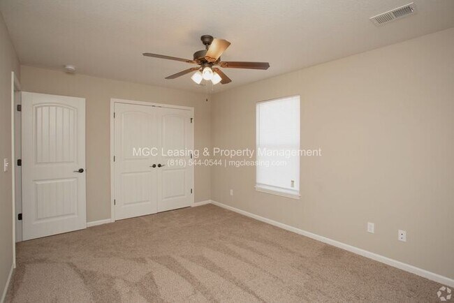 Building Photo - Beautiful Serrano Townhome with FULLY FINISHED Walk-out Basement