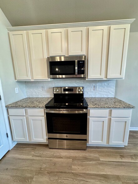 Building Photo - 7308 Rosado Dr