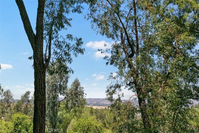 Building Photo - 22757 Lakeway Dr