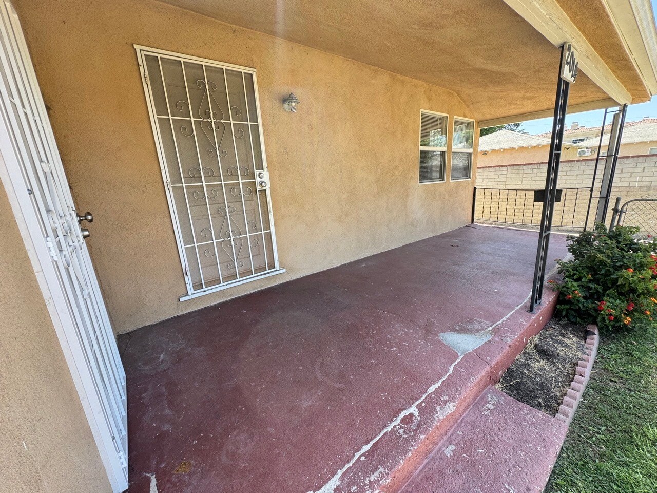 Building Photo - 2014 N Parish Pl