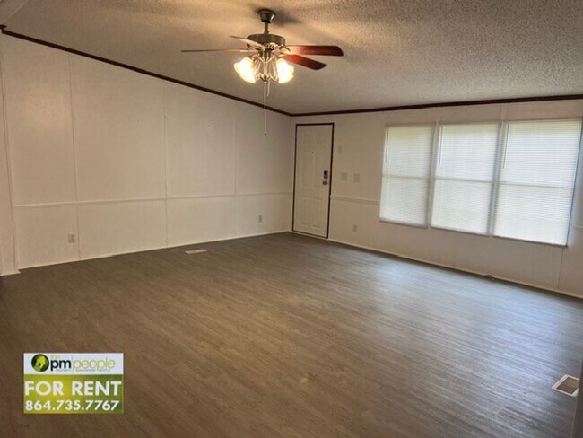 Building Photo - 3/2 Easley Home in Great Location! Easy access to 123, 153, and 85!