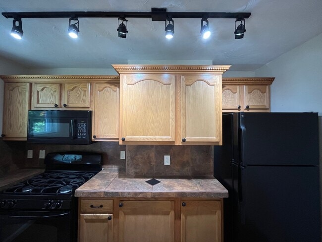 Building Photo - 5117 Cypress St