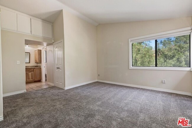 Building Photo - 4210 Lost Springs Dr
