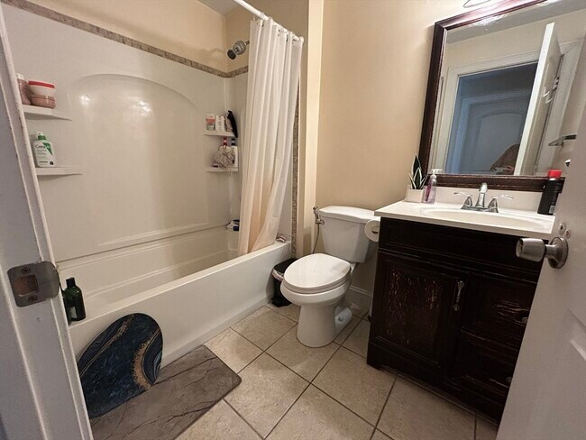 Building Photo - 191 Boylston St