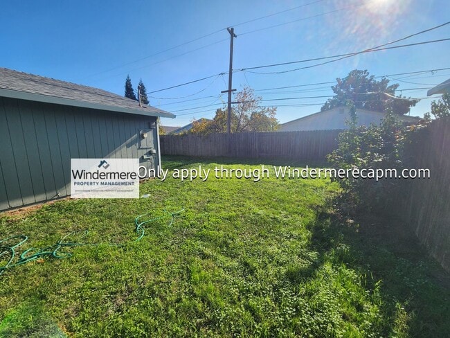 Building Photo - Charming 3 bedroom 2 bath Home- Available Now!