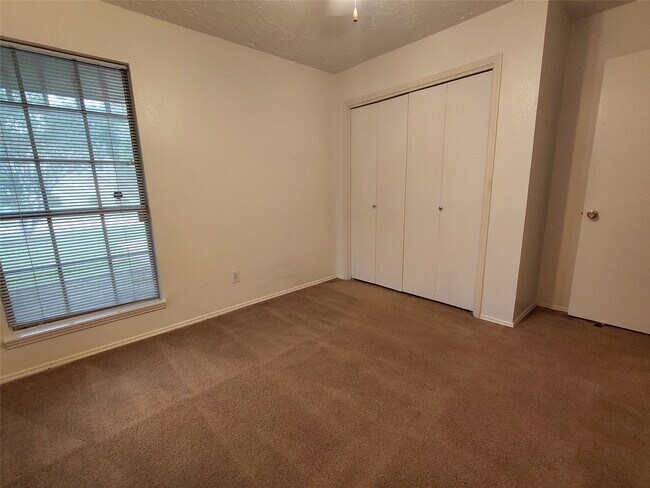 Building Photo - 3203 Mourning Dove Dr