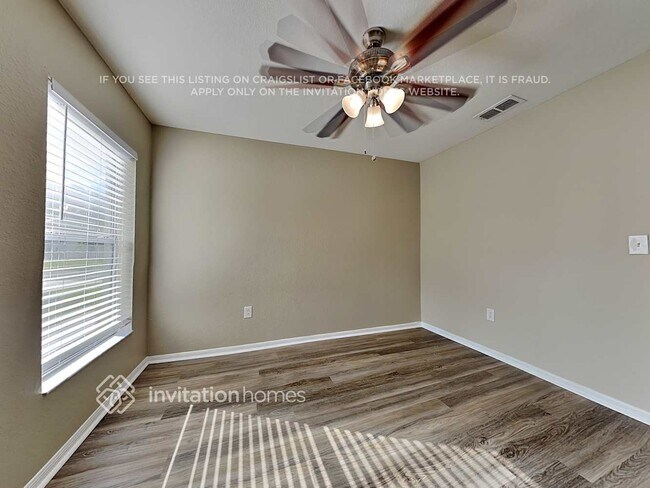 Building Photo - 4518 Fairway Oaks Dr