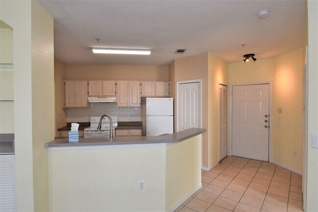 Building Photo - 5809 Legacy Crescent Pl
