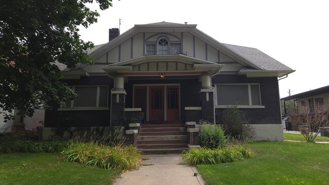 Building Photo - 243 S 800 E