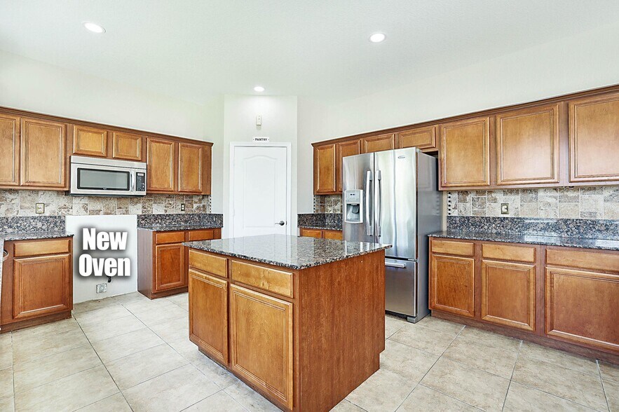 Building Photo - 122 Kensington Way