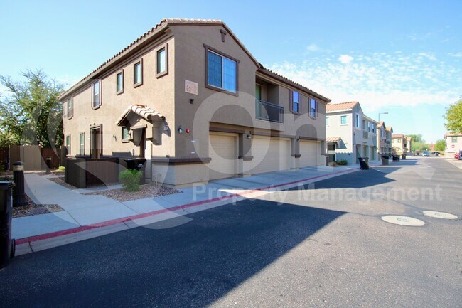 Building Photo - 1255 S Rialto