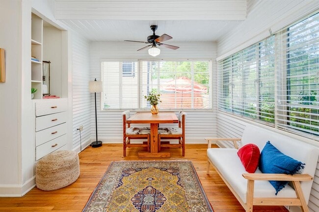 Building Photo - 1301 E 29th St