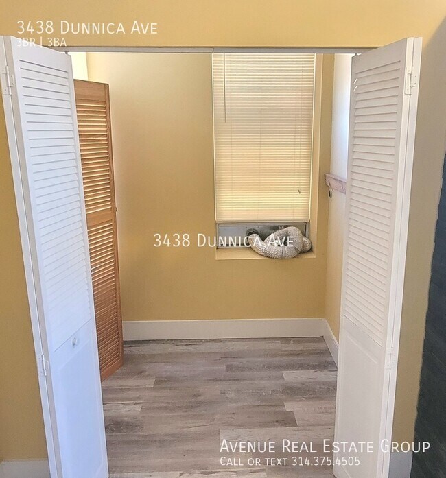 Building Photo - 3bd 2.5bth Townhouse in South St. Louis!