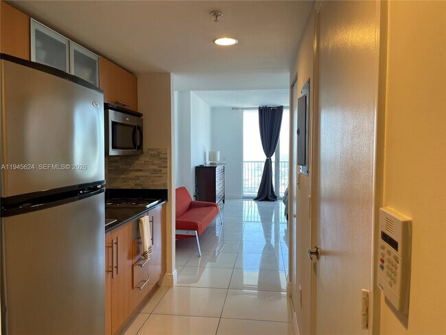 Building Photo - 1750 N Bayshore Dr