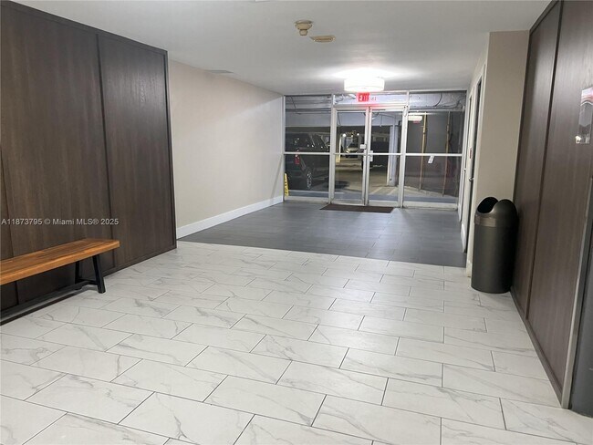 Building Photo - 18051 Biscayne Blvd