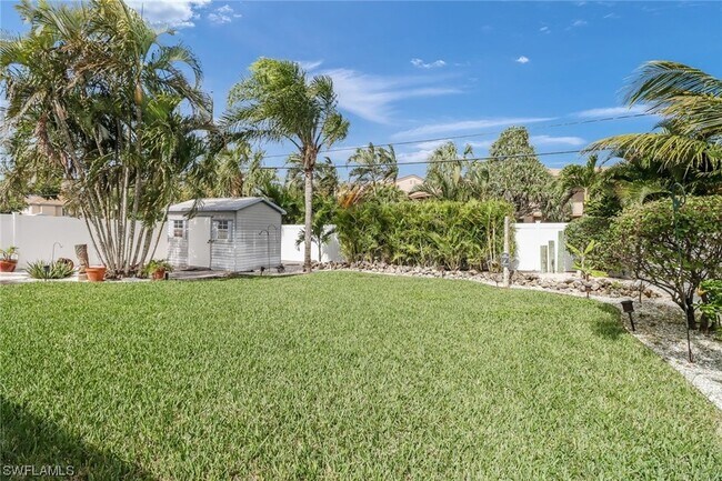 Building Photo - 69 7th St