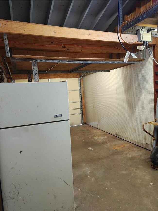 Building Photo - 3207 Locke Ln