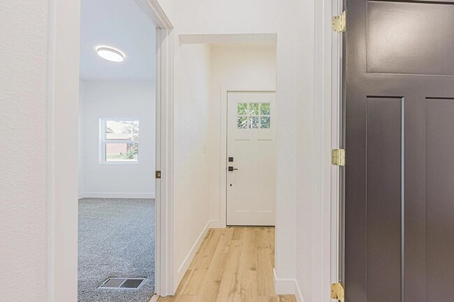 Building Photo - South University Drive