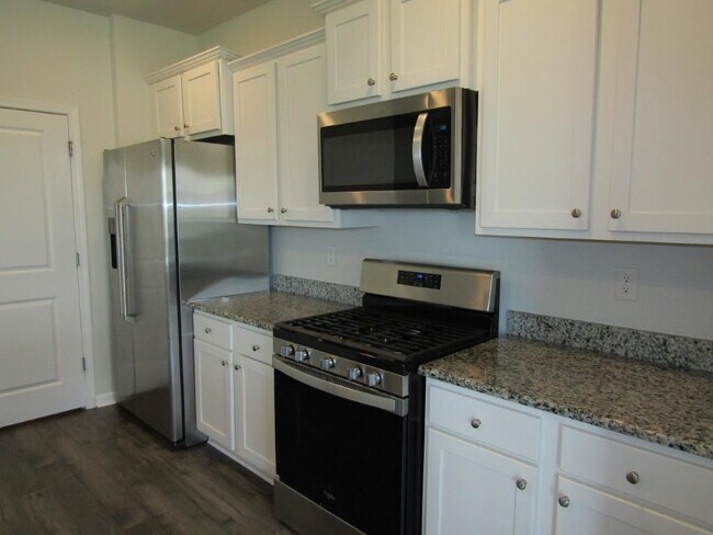 Building Photo - 2165 Ainsley Dr