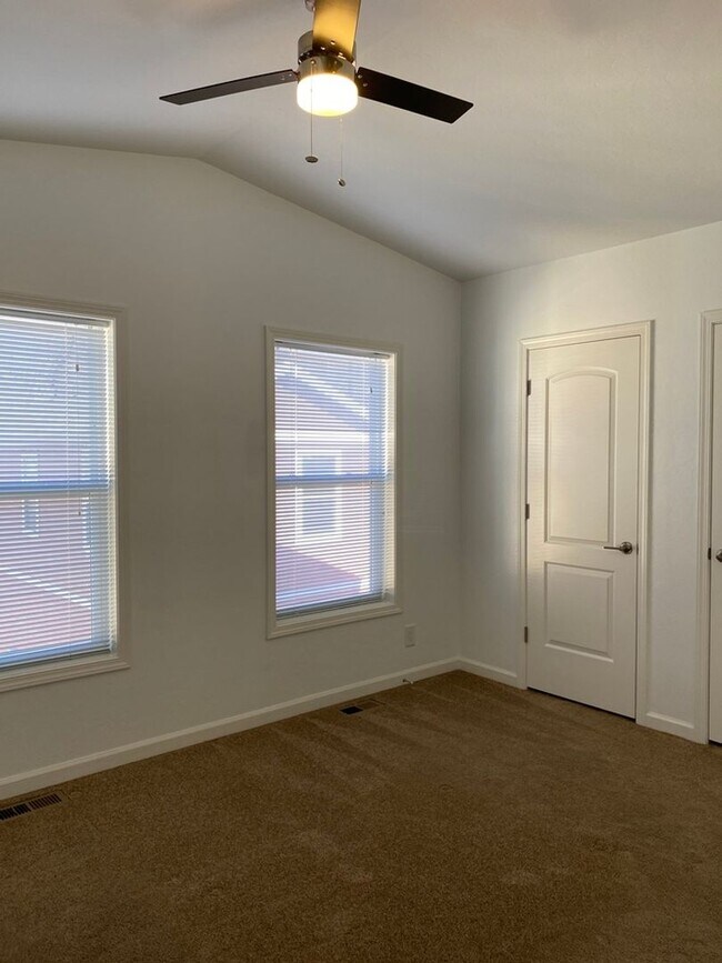 Building Photo - 509 East Kiowa-102