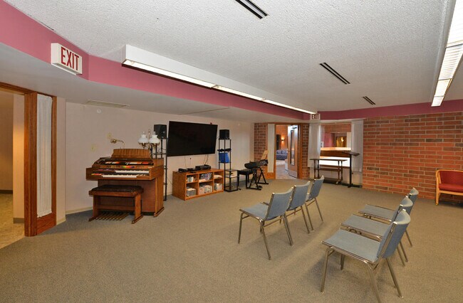 Building Photo - 3900 N Main St