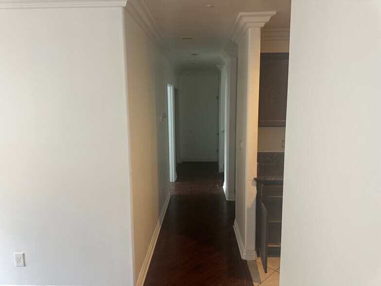 Building Photo - 11013 S Broadway