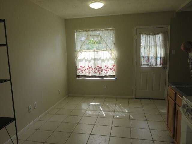 Building Photo - 12129 La Salle Br