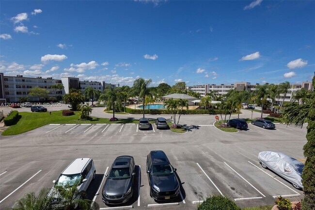 Building Photo - 3049 Wolverton C