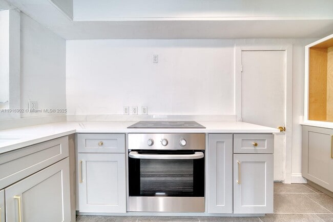 Building Photo - 845 NE 119th St