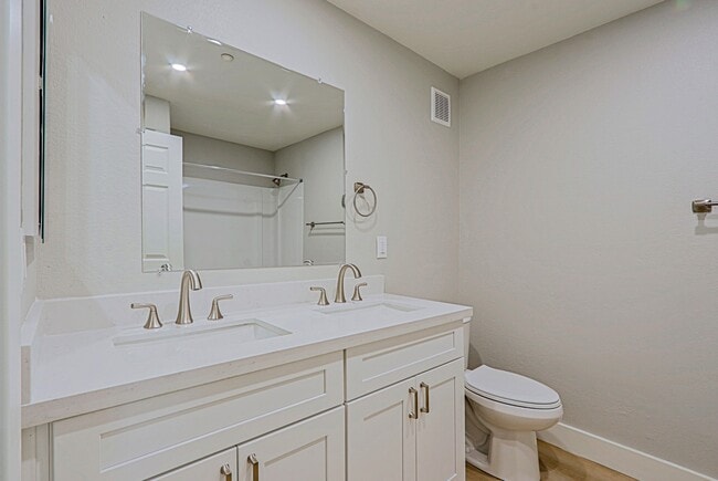 Building Photo - Palo Brea