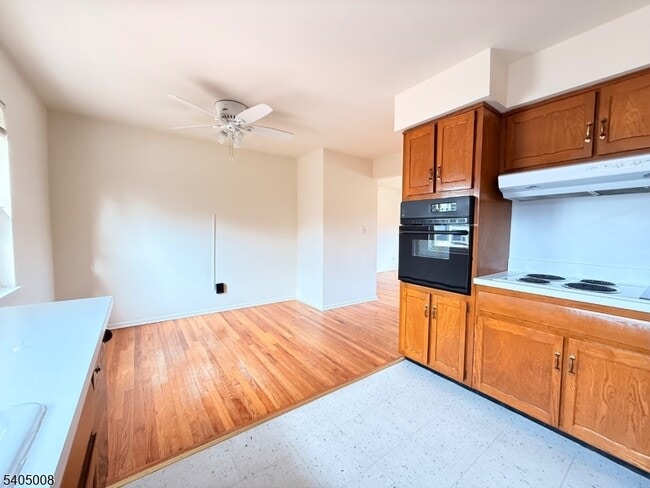 Building Photo - 12 Rustic Cir