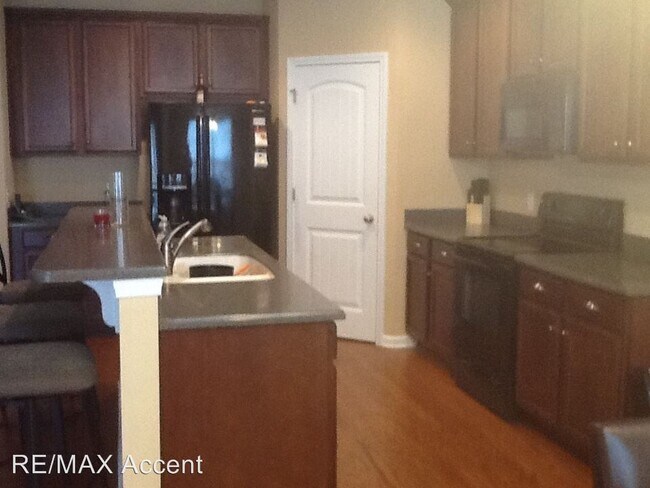 Building Photo - 248 Sweetwater Station Dr