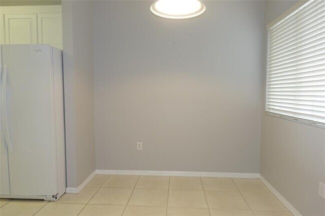 Building Photo - 7755 Yardley Dr
