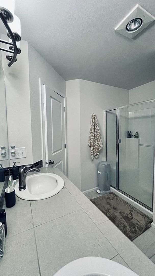 Building Photo - Highly sought-after townhome at Mill Creek...