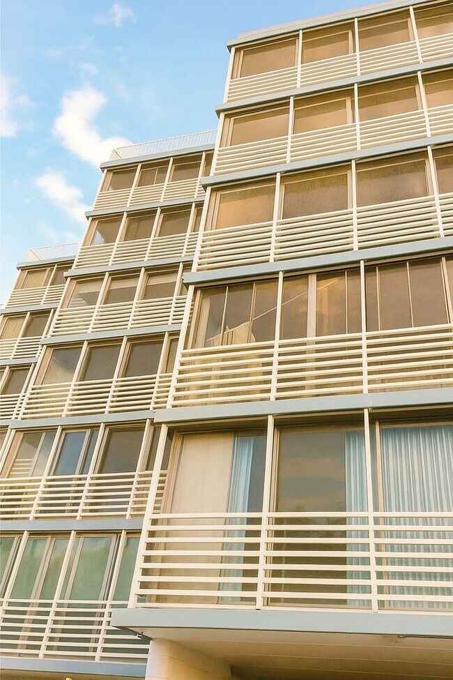 Building Photo - BREATHTAKING VIEW ALERT!!!