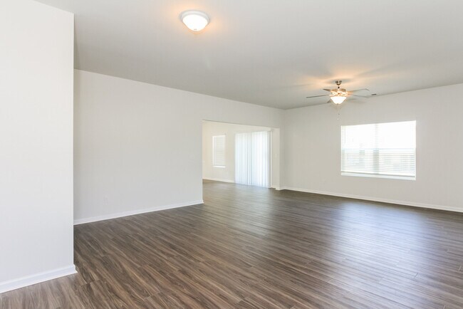 Building Photo - Charming 3 Bedroom Home in Wilmington