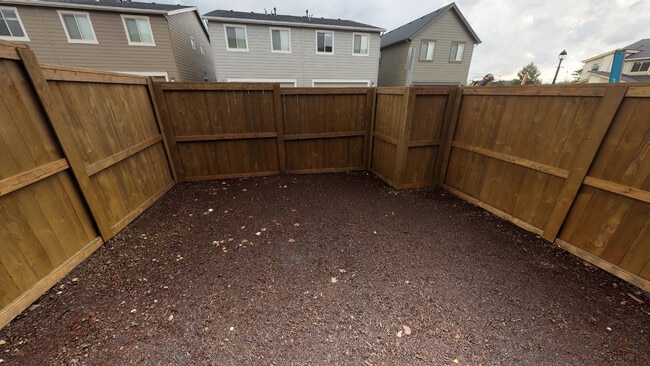 Building Photo - Sonny Estates: Stylish Floor-Plan, Easy Commute To Nike & Intel, Central Air, Small Dog w/ Pet Re...